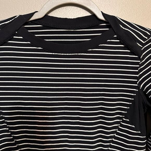 Lululemon Base Runner Long Sleeve T-Shirt Activewear Striped Black White Small - Picture 5 of 8